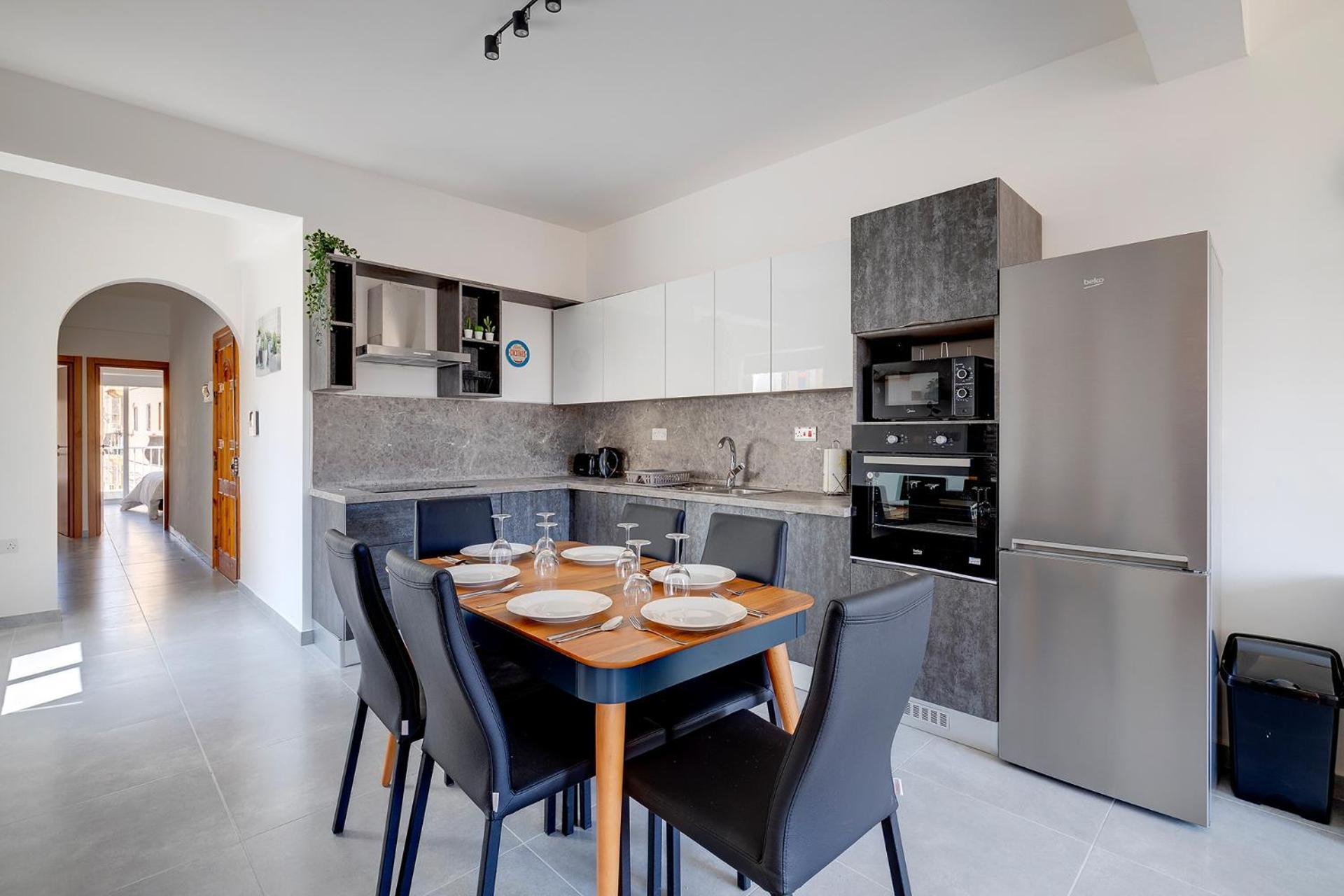 Contemporary 3br Retreat In Prime